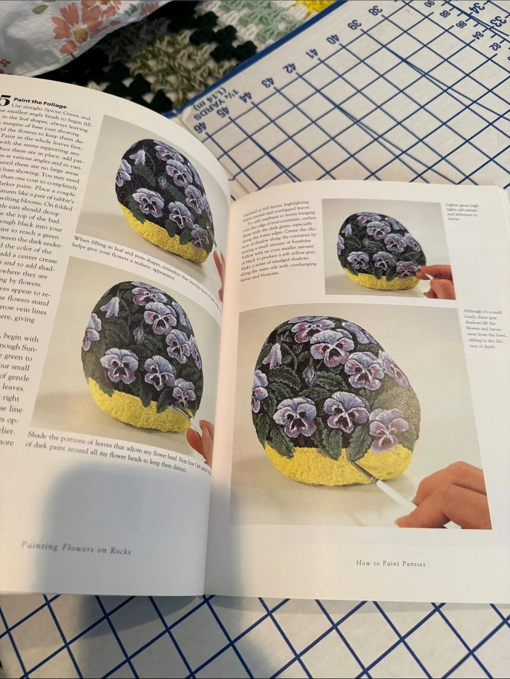 Craft books ’painting flowers